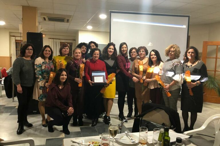 29196502_999517220196677_4491341202297192448_n